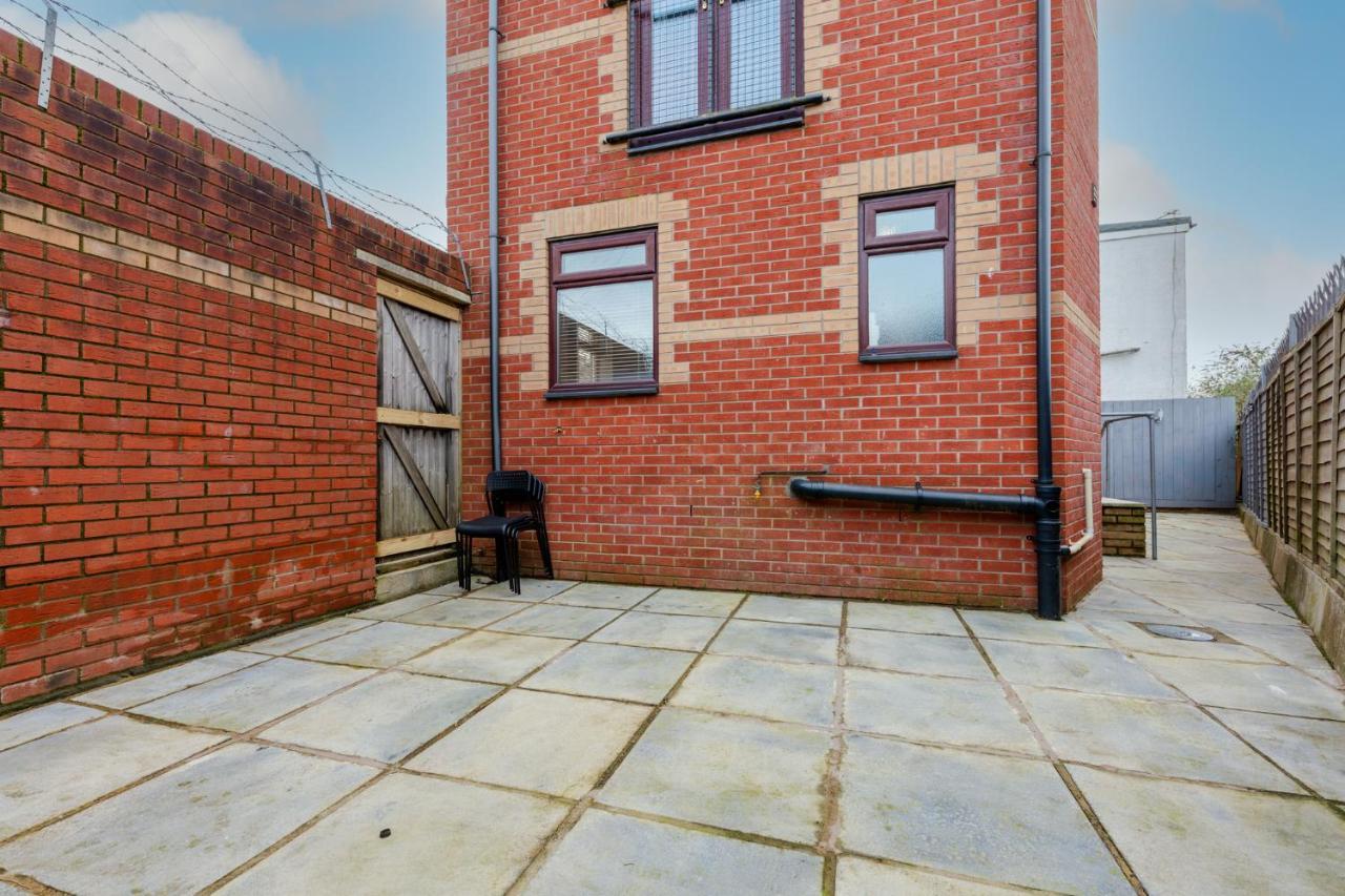 Stayright- 2 Bedroom House, Centrally Located & Close Walk To City Centre Кардиф Екстериор снимка