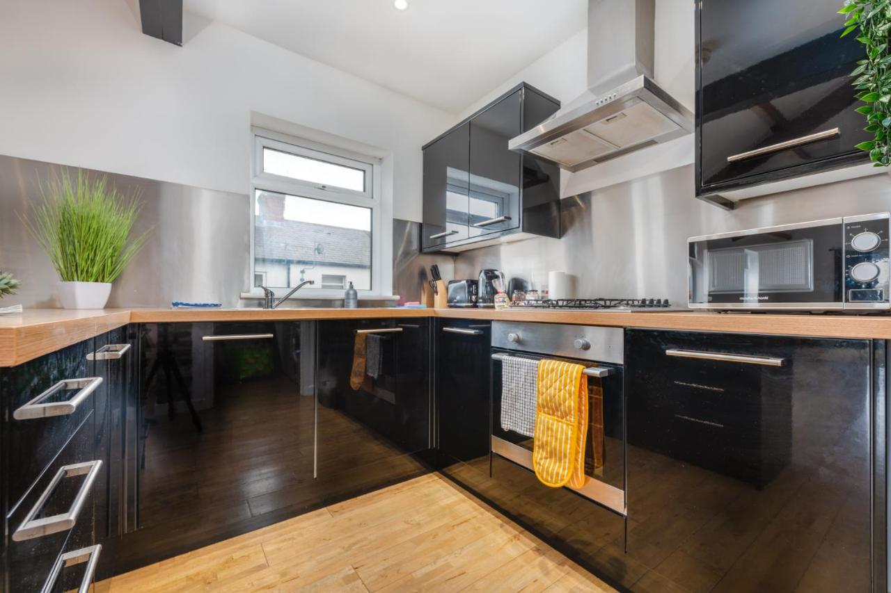 Stayright- 2 Bedroom House, Centrally Located & Close Walk To City Centre Кардиф Екстериор снимка