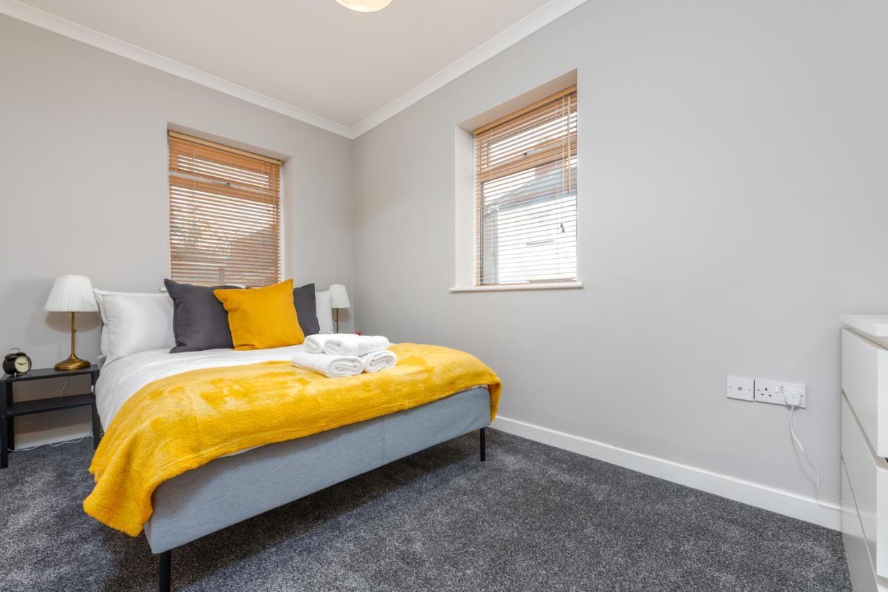 Stayright- 2 Bedroom House, Centrally Located & Close Walk To City Centre Кардиф Екстериор снимка