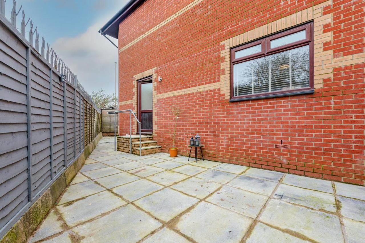 Stayright- 2 Bedroom House, Centrally Located & Close Walk To City Centre Кардиф Екстериор снимка
